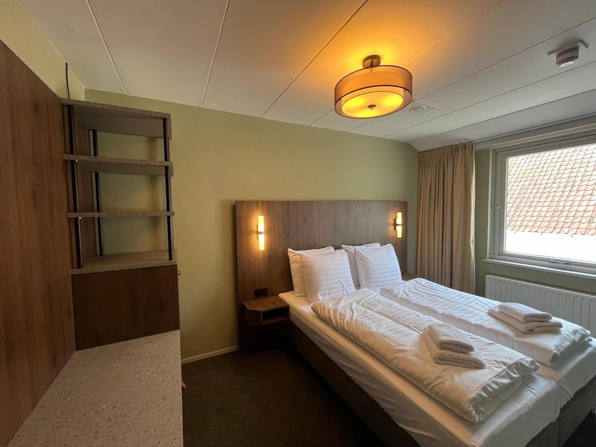 Strandhotel De Logerij Renesse Bagian luar foto