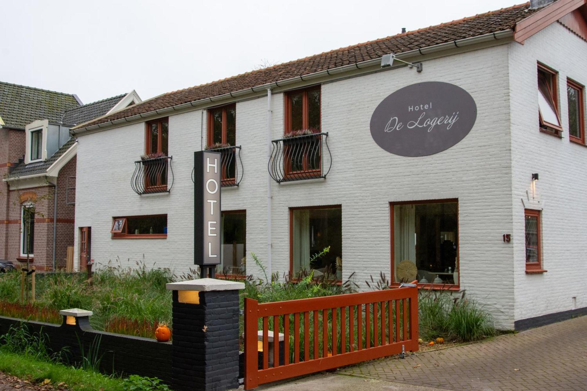 Strandhotel De Logerij Renesse Bagian luar foto