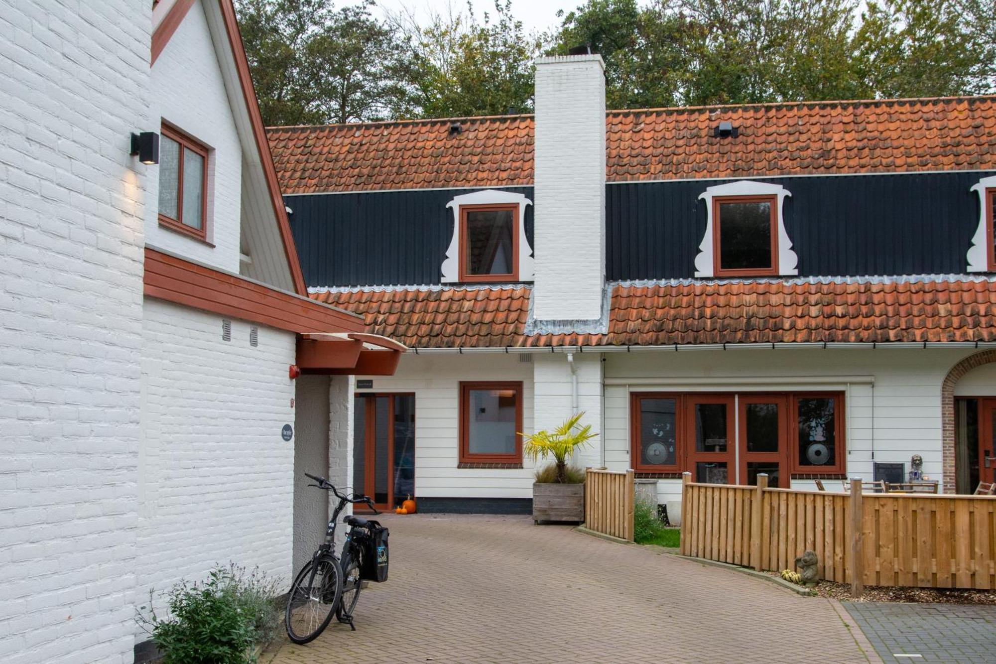 Strandhotel De Logerij Renesse Bagian luar foto
