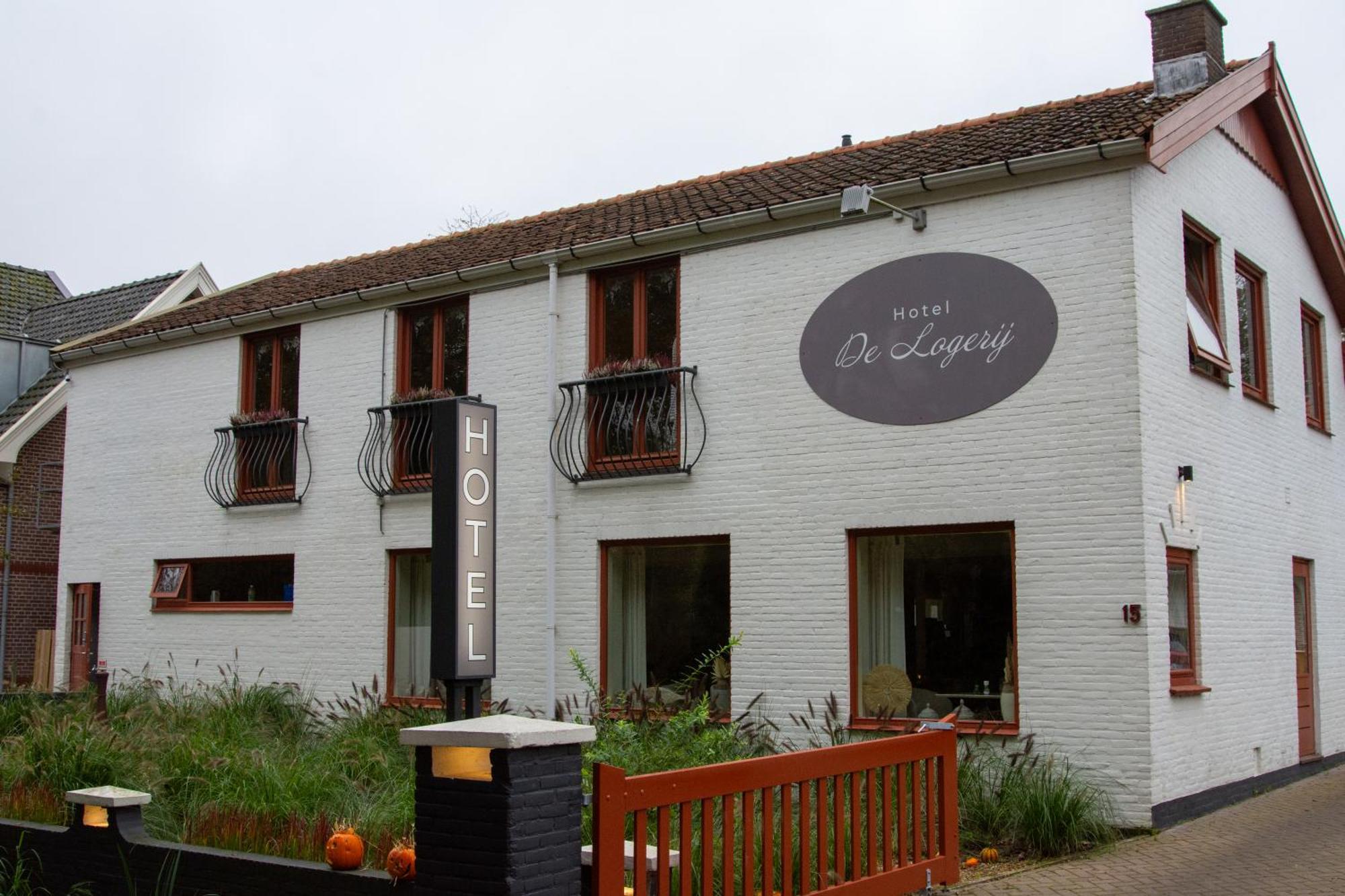 Strandhotel De Logerij Renesse Bagian luar foto